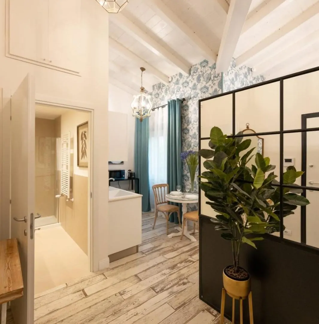 Mirko Apartment With Free Parking By Florence Sweet Homes Italy