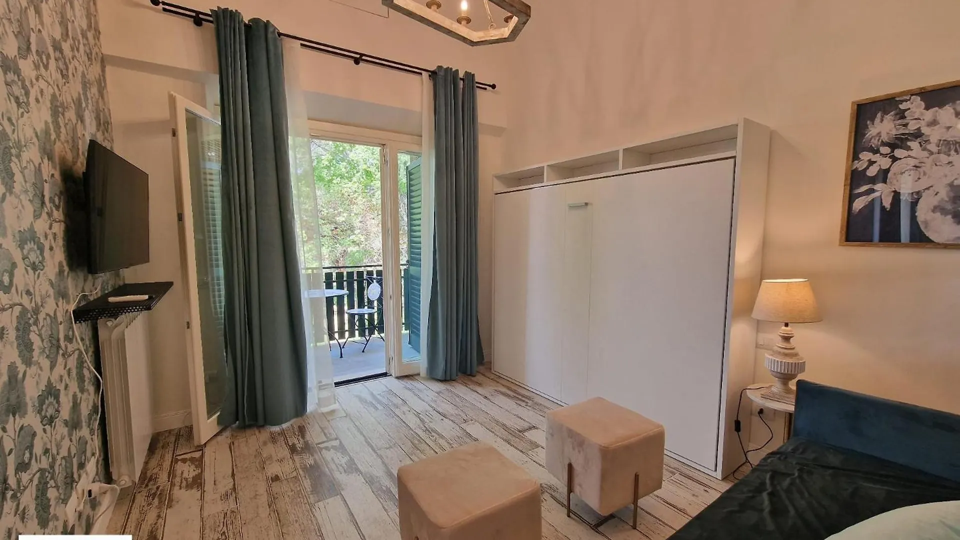 Mirko Apartment With Free Parking By Florence Sweet Homes