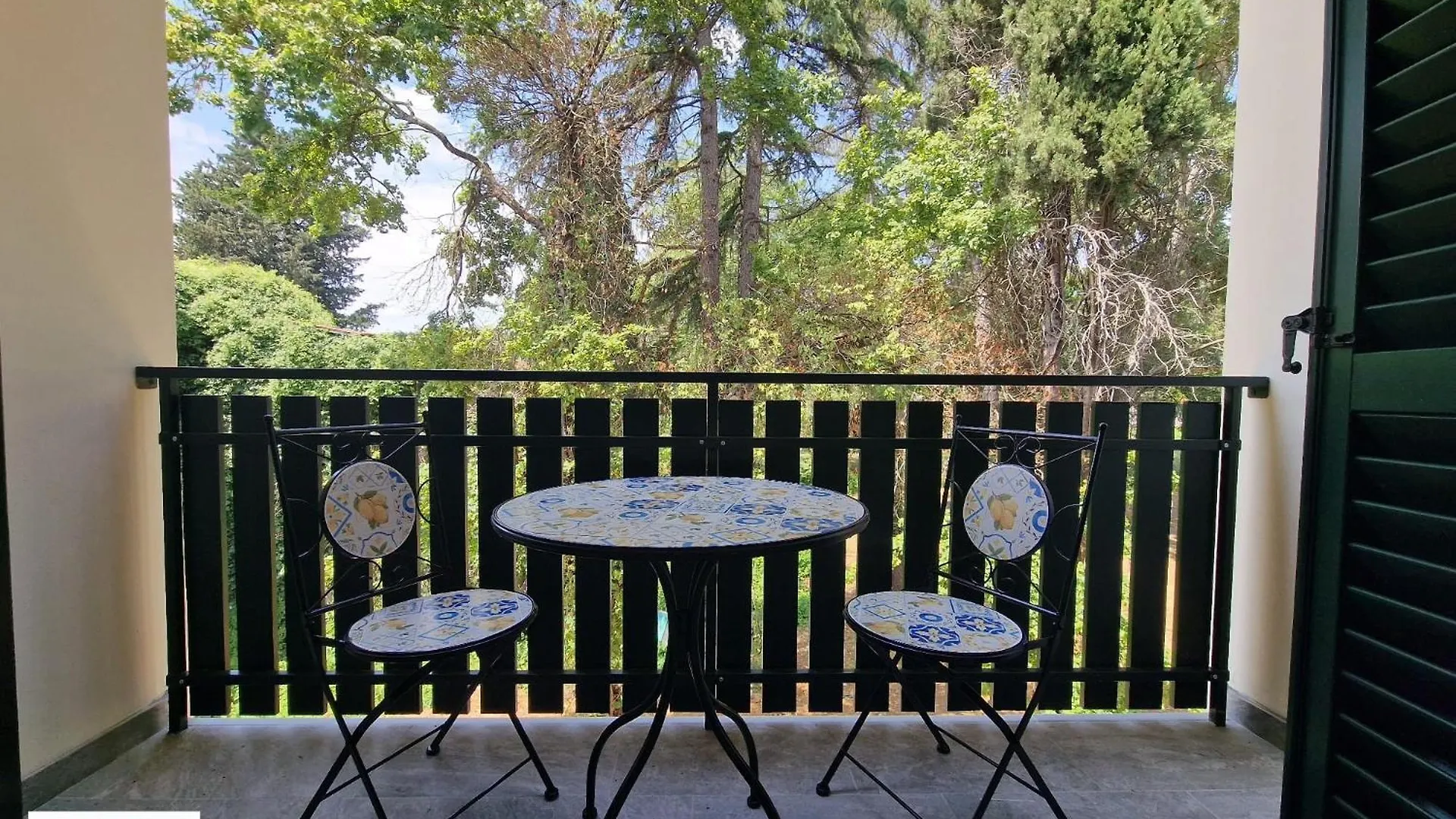 Mirko Apartment With Free Parking By Florence Sweet Homes