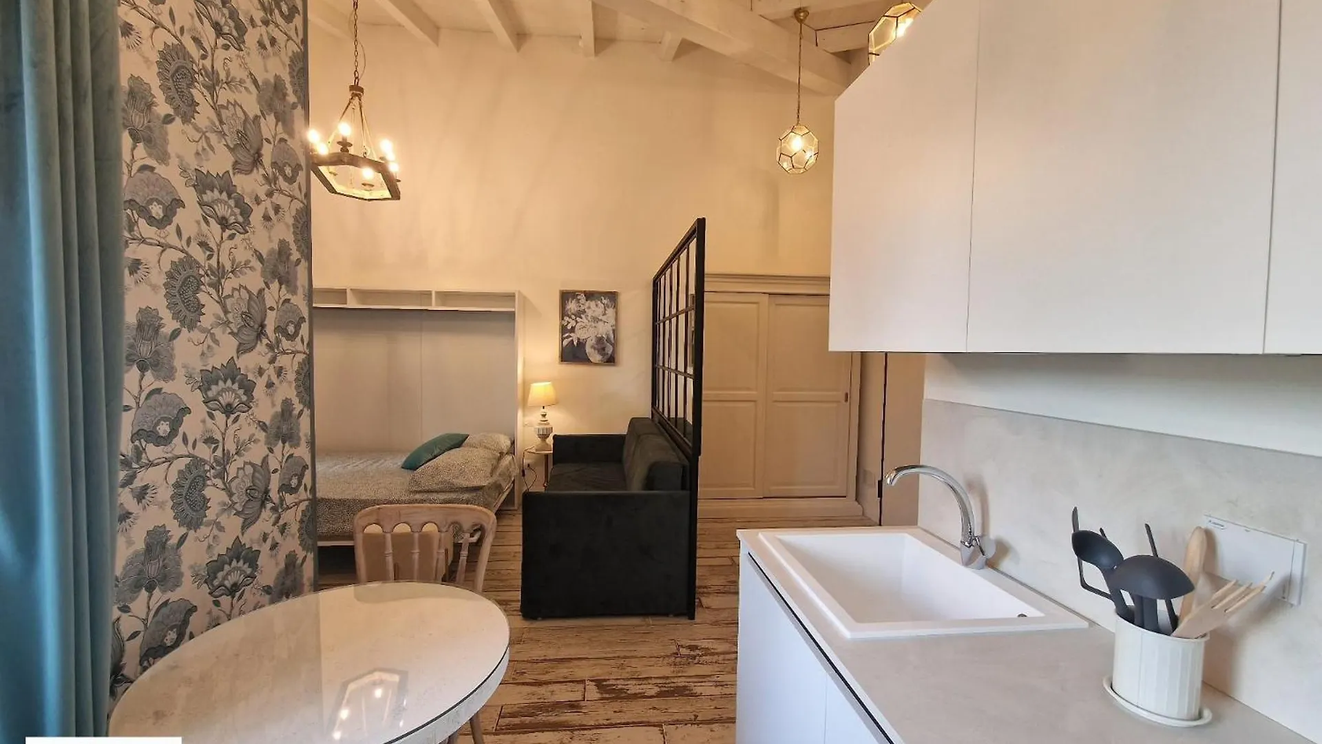 Mirko Apartment With Free Parking By Florence Sweet Homes 0*,