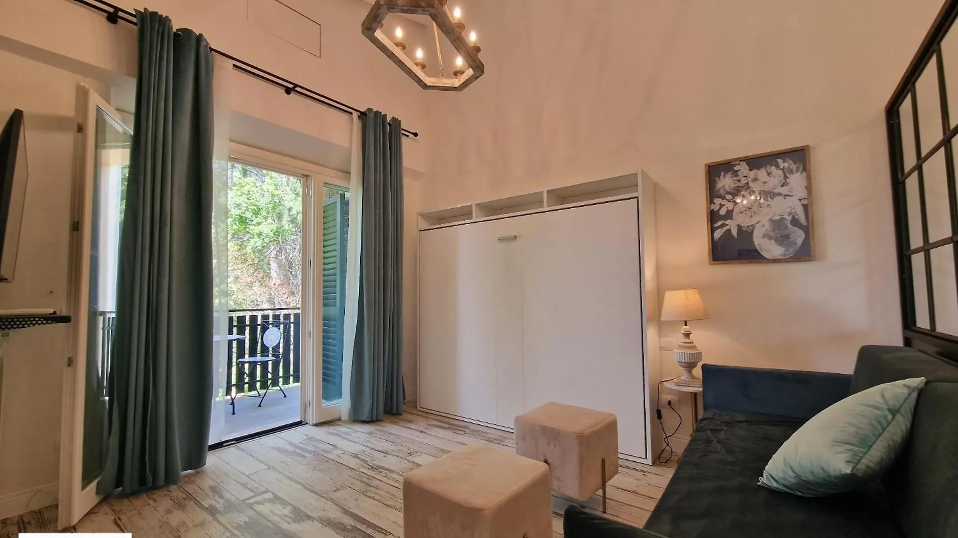Mirko Apartment With Free Parking By Florence Sweet Homes