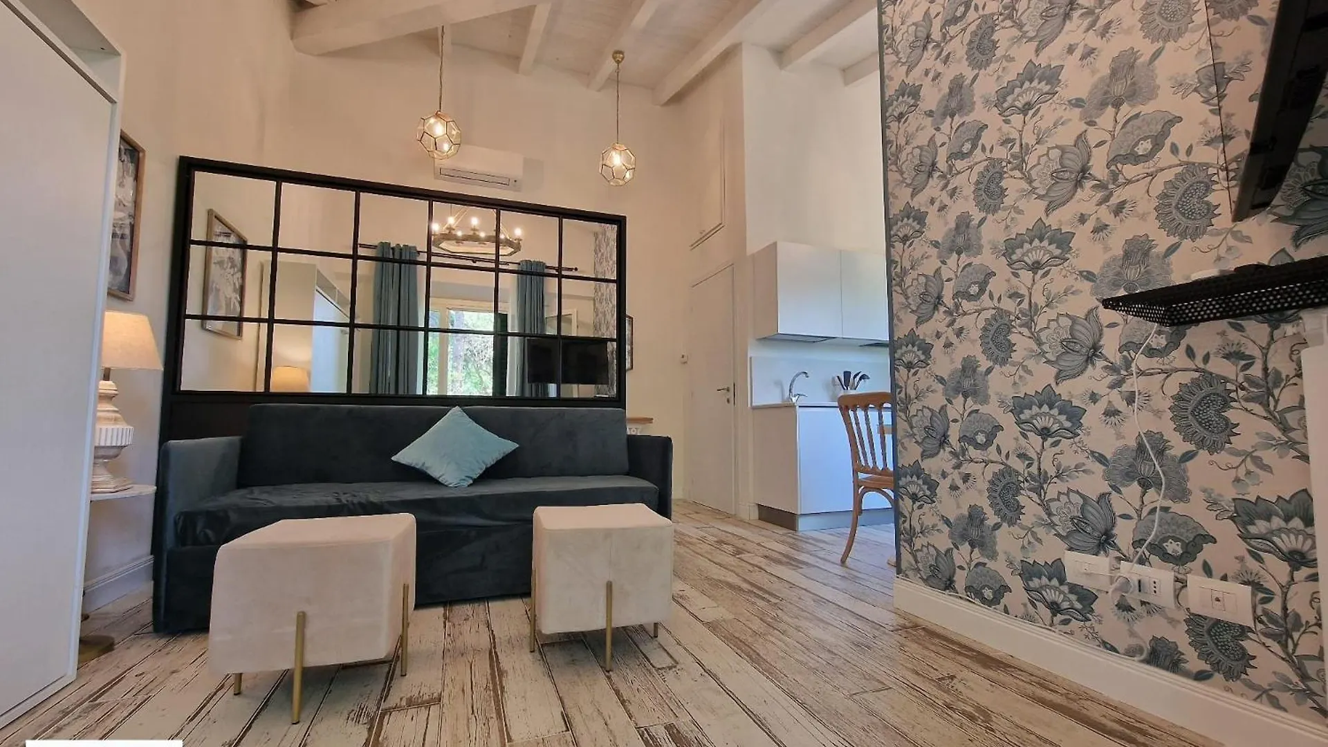 Mirko Apartment With Free Parking By Florence Sweet Homes