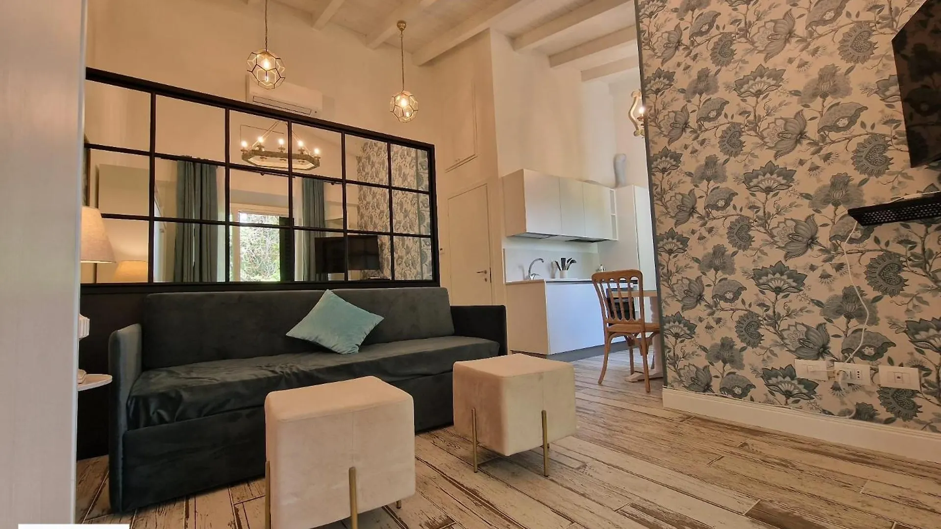 Mirko Apartment With Free Parking By Florence Sweet Homes