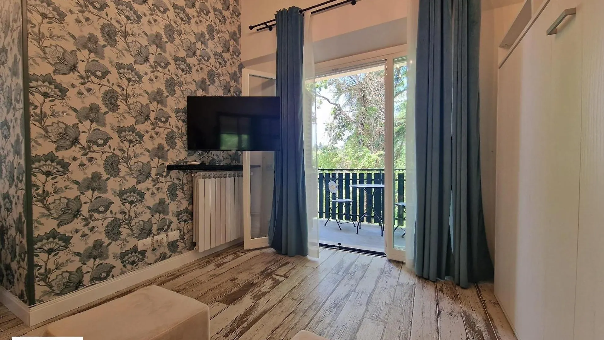 Mirko Apartment With Free Parking By Florence Sweet Homes
